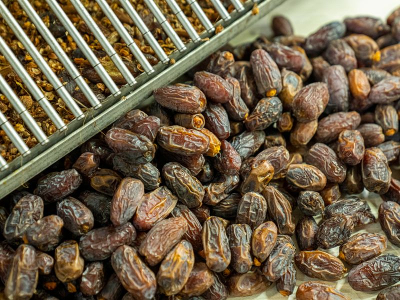 Dates with Almonds
